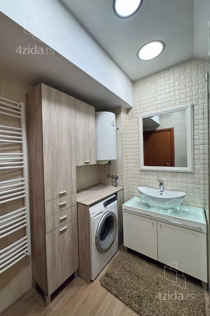 Petosoban stan | 4zida