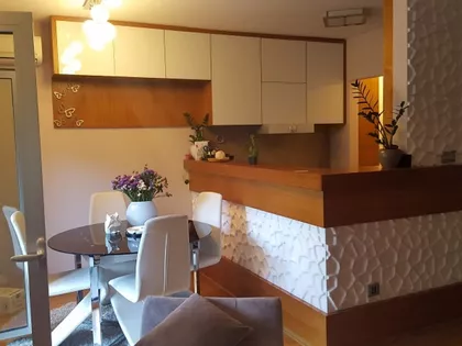 Lipov Lad | 4zida.rs