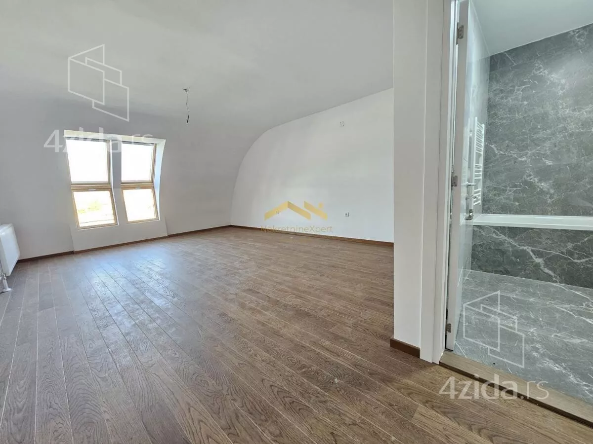 Šestosoban stan | 4zida