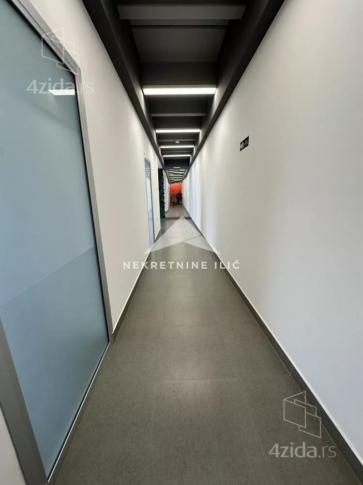 Poslovna zgrada | 4zida