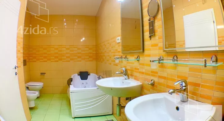 Troiposoban stan | 4zida