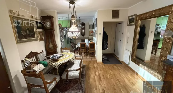 Četvoroiposoban stan | 4zida