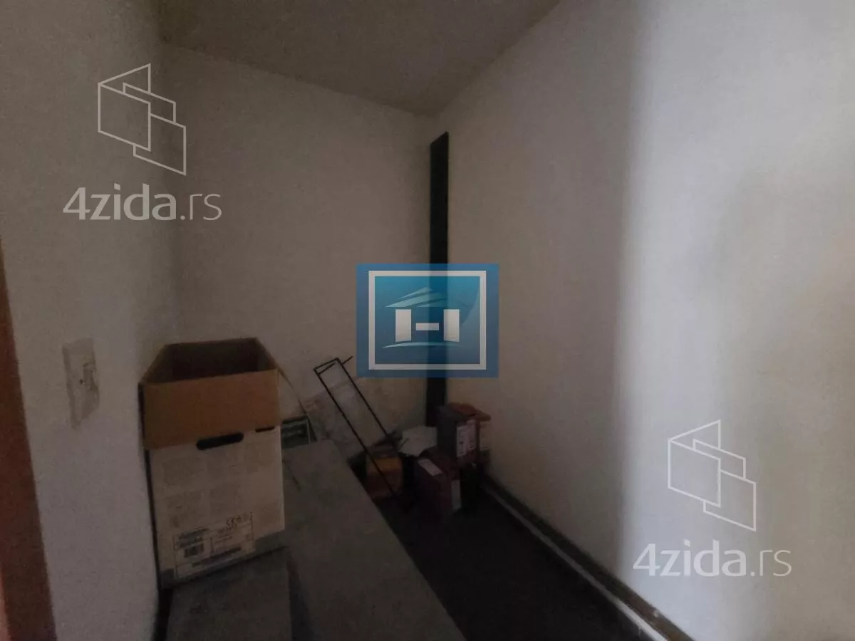 Lokal | 4zida