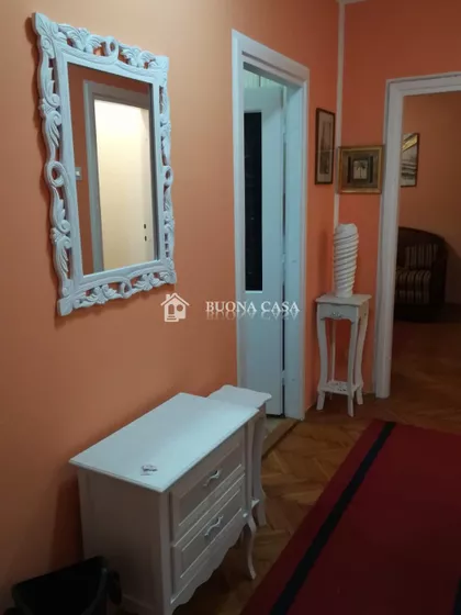 Ustanička | 4zida.rs