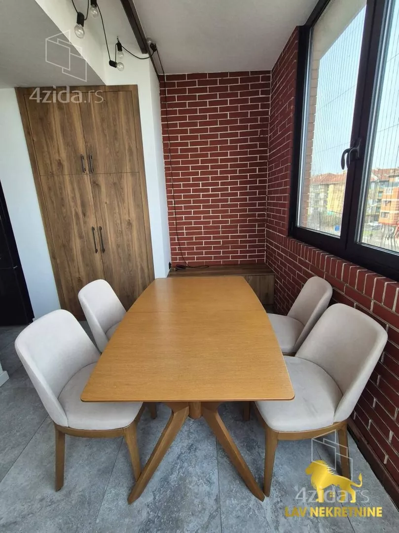 Troiposoban stan | 4zida