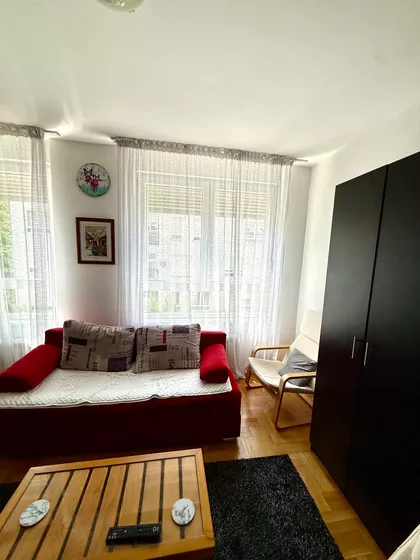 Mirka Milojkovića | 4zida.rs