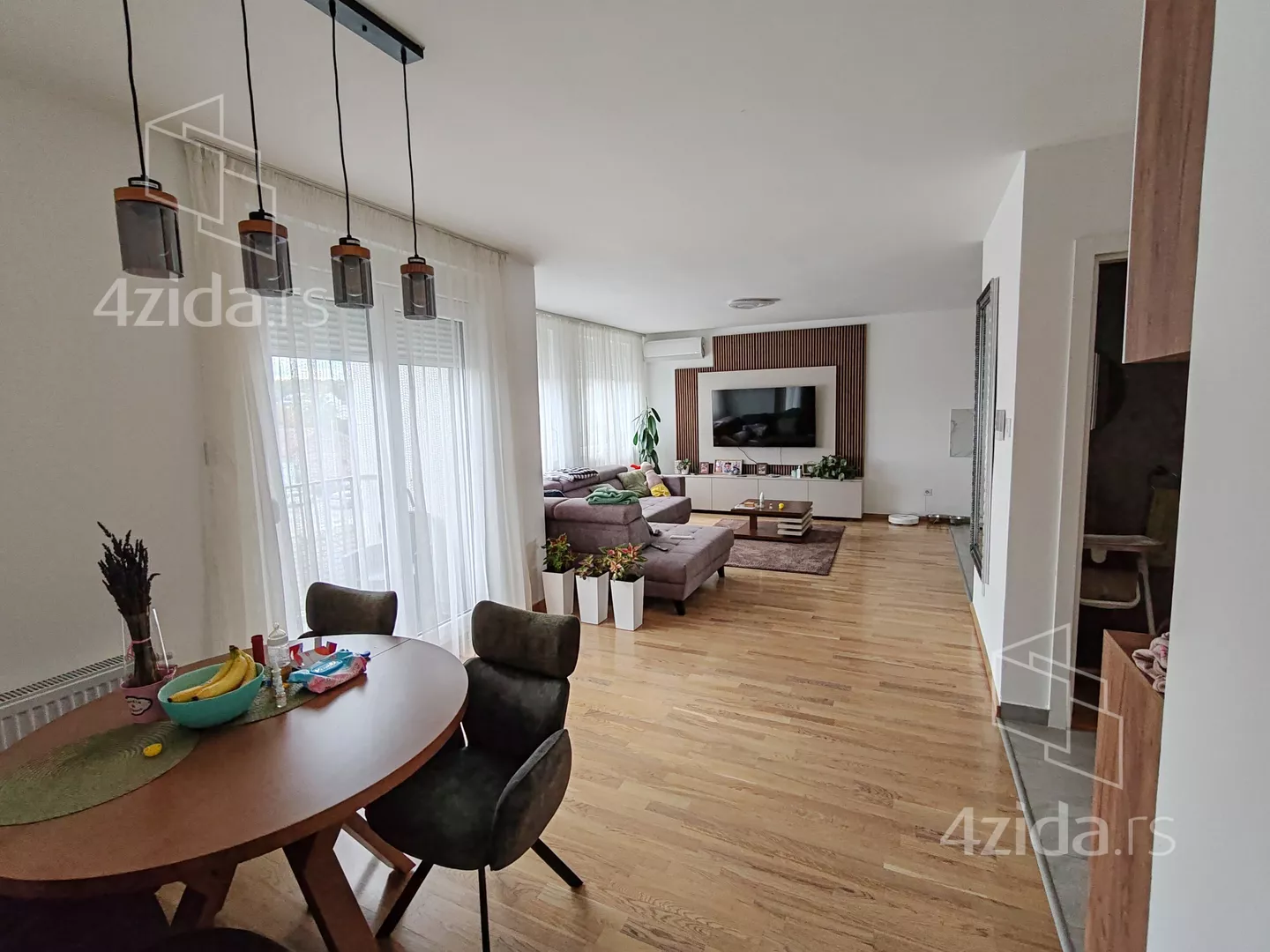 Petosoban stan | 4zida