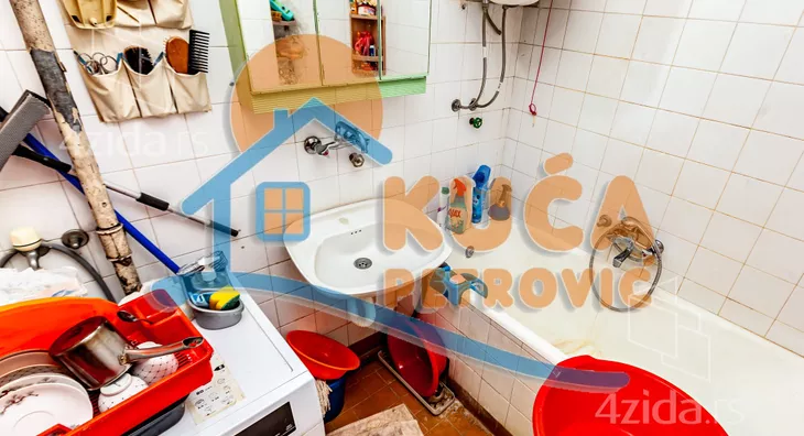 Troiposoban stan | 4zida