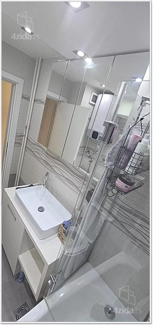 Troiposoban stan | 4zida