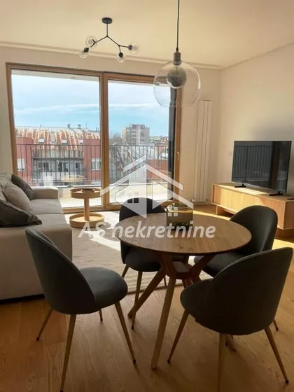 Vukov Spomenik | 4zida.rs