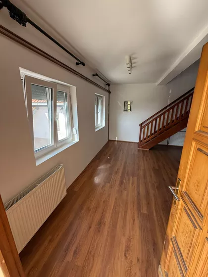 Radovana Ivanovića 1 | 4zida.rs