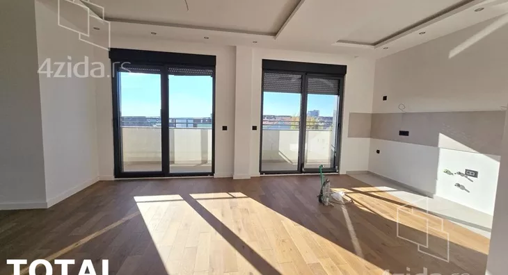 Šestosoban stan | 4zida