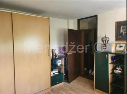 Ustanička | 4zida.rs