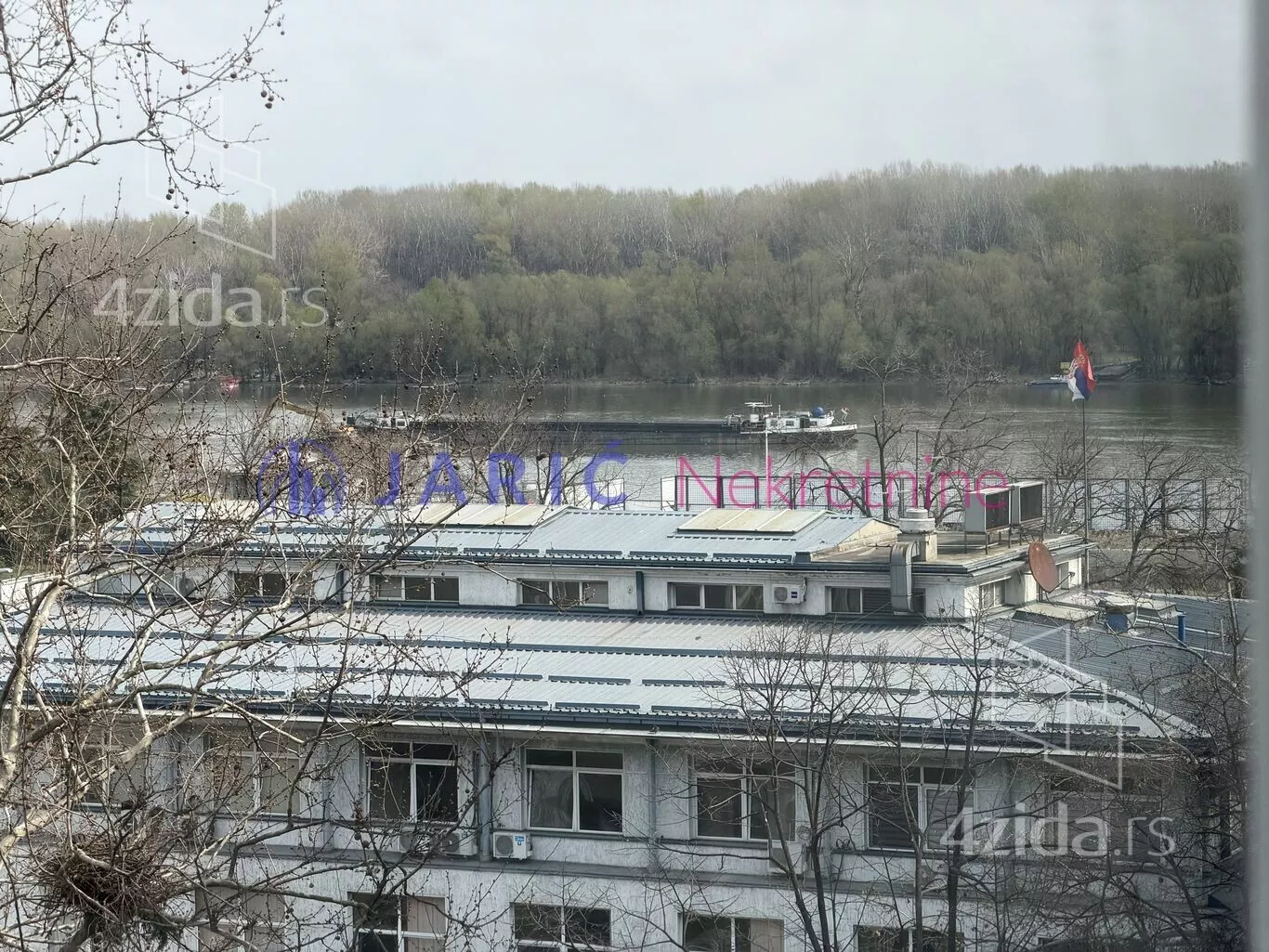 Troiposoban stan | 4zida