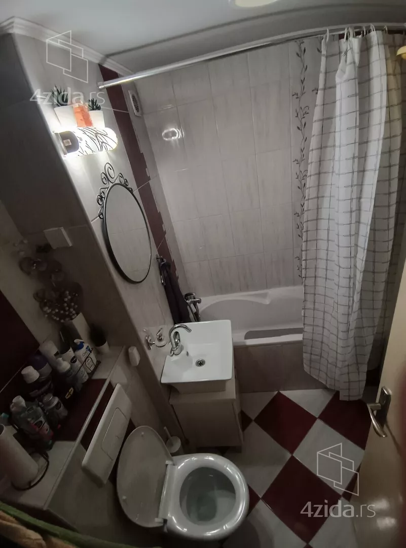 Troiposoban stan | 4zida