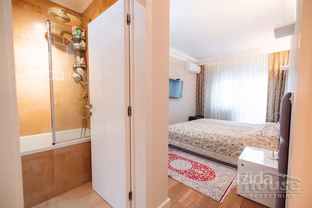 Šestosoban stan | 4zida