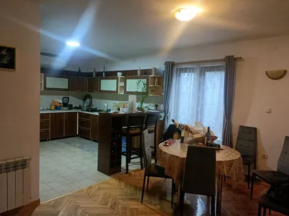 Surčin (mesto) | 4zida.rs