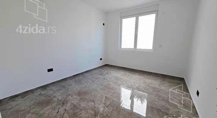 Četvoroiposoban stan | 4zida