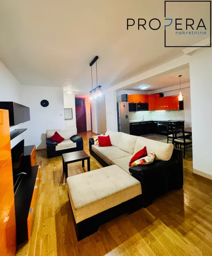 Jovana Skerlića | 4zida.rs