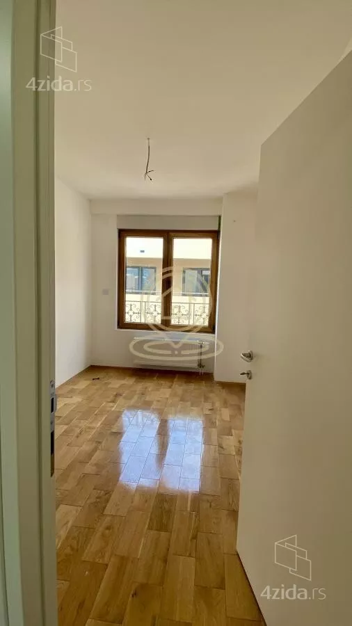 Četvoroiposoban stan | 4zida