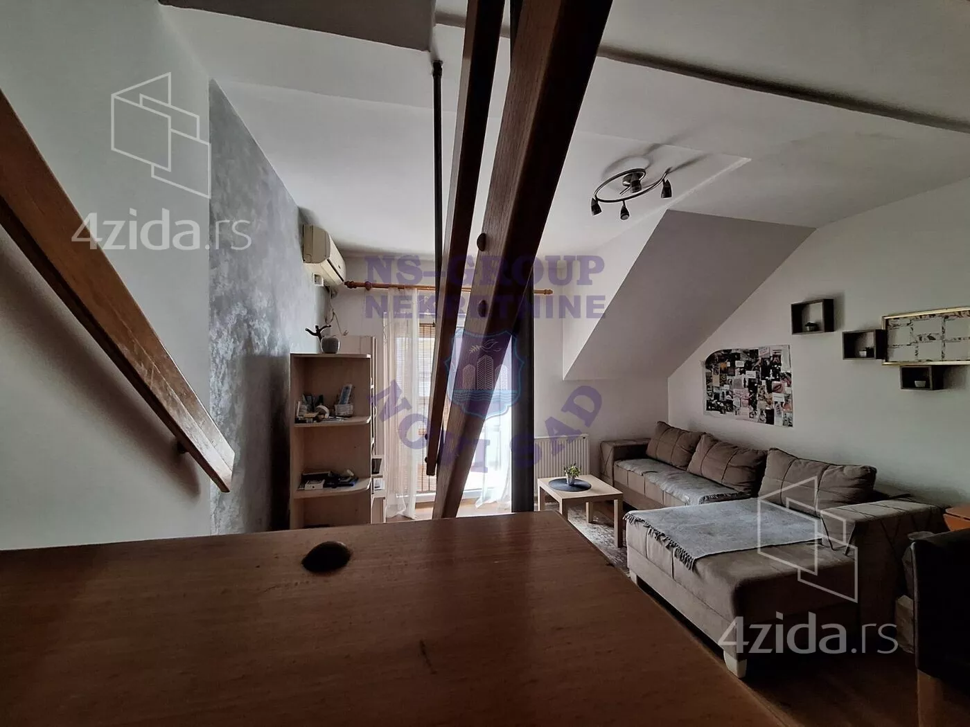 Jednoiposoban stan | 4zida