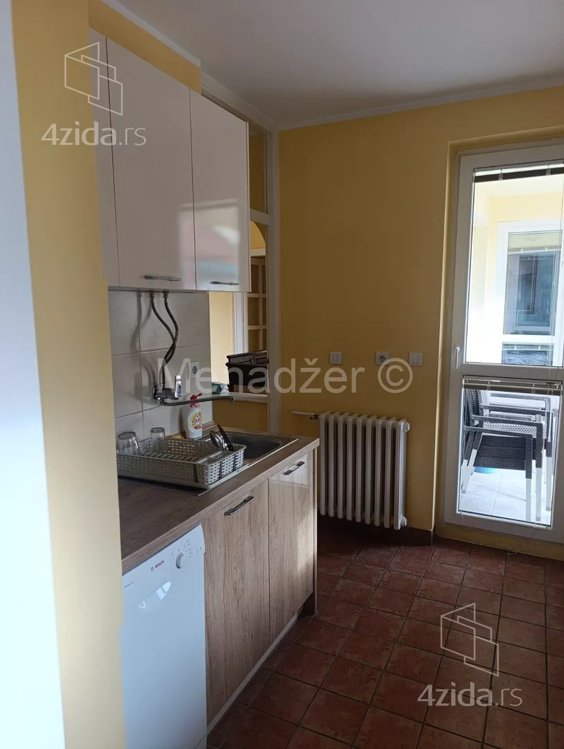 Troiposoban stan | 4zida