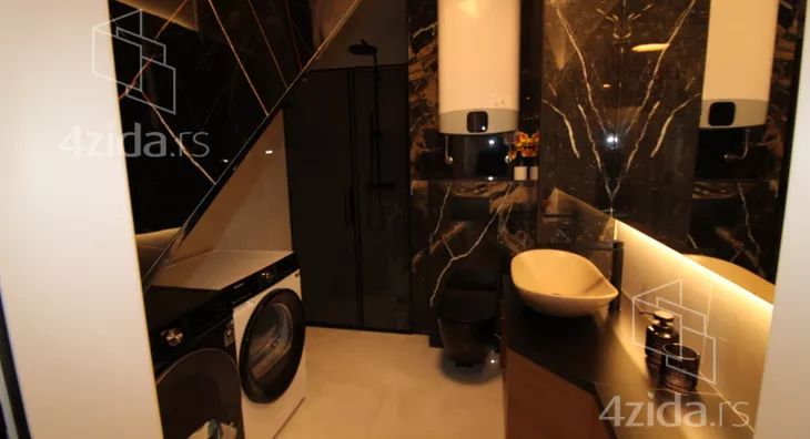 Šestosoban stan | 4zida