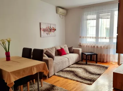 Petra Drapšina | 4zida.rs