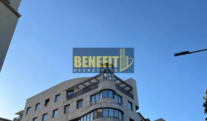 Poslovna zgrada | 4zida