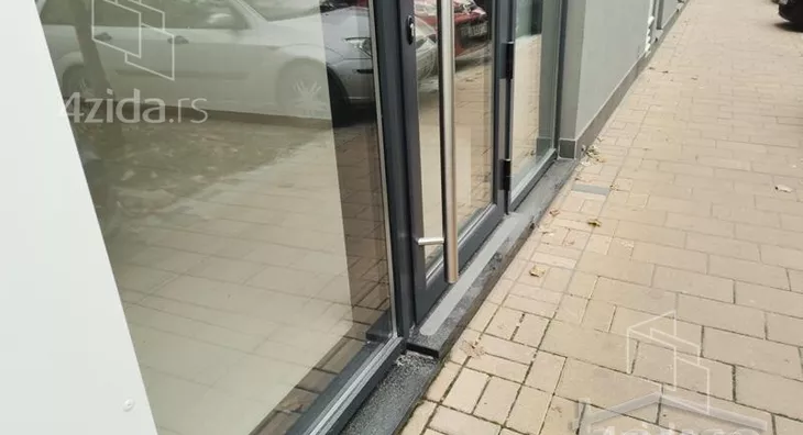 Poslovni prostor | 4zida