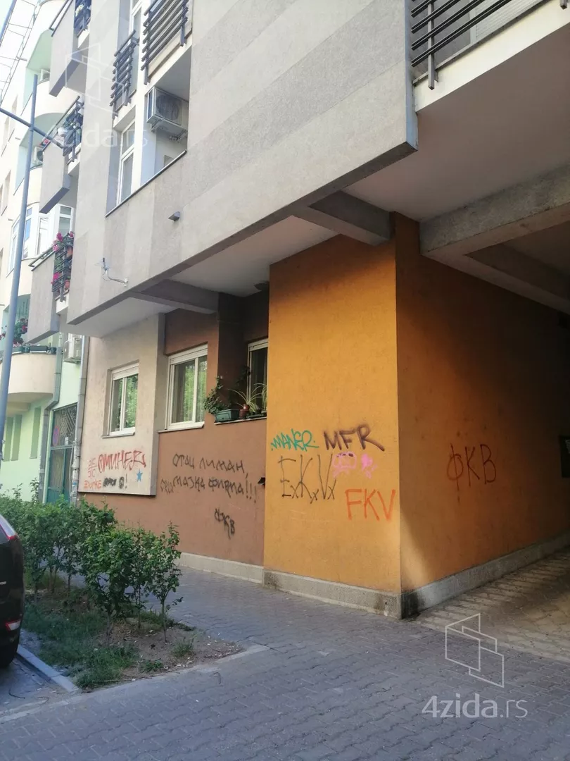 Parking | 4zida
