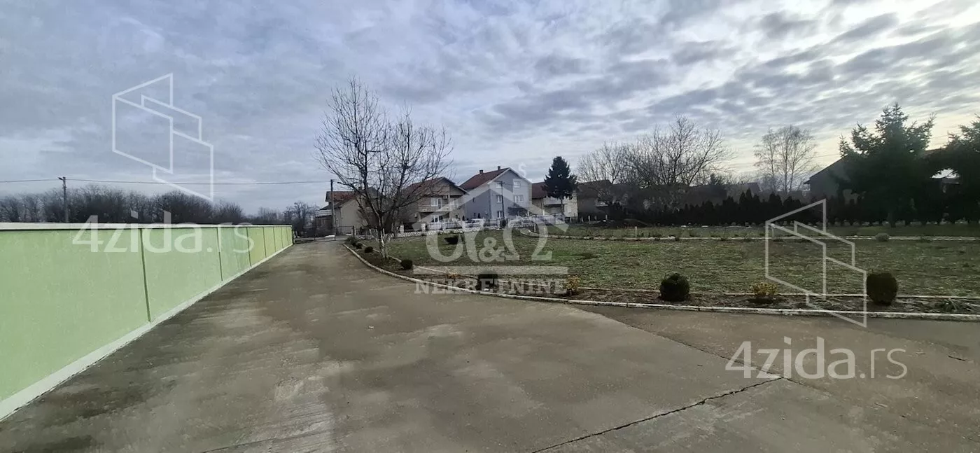 Poslovna zgrada | 4zida