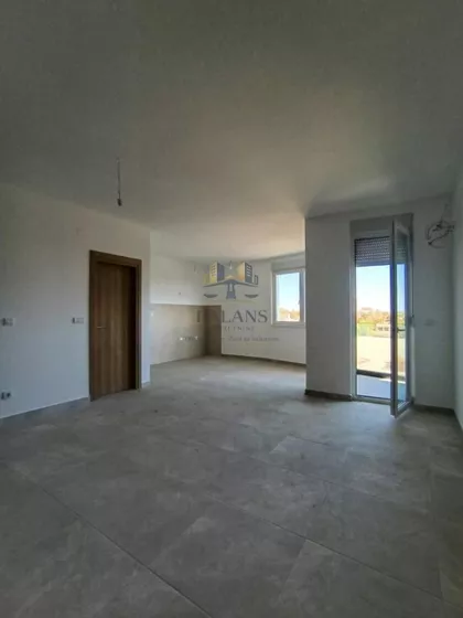 Stari Banovci | 4zida.rs