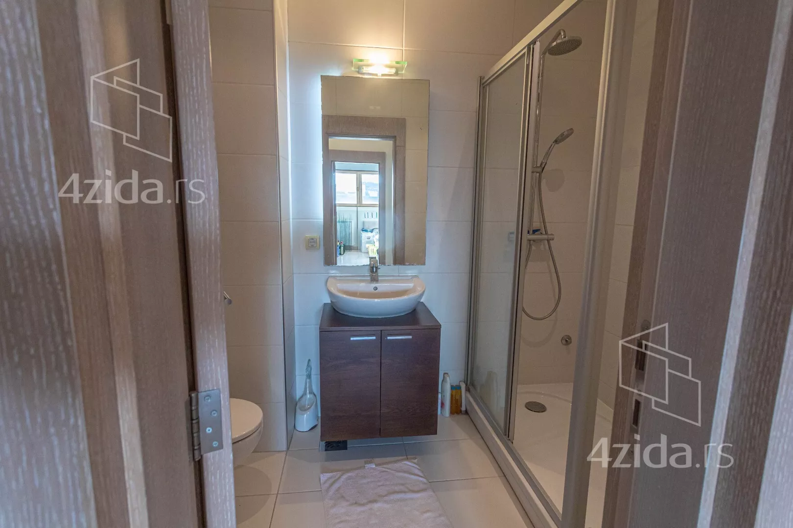 Šestosoban stan | 4zida