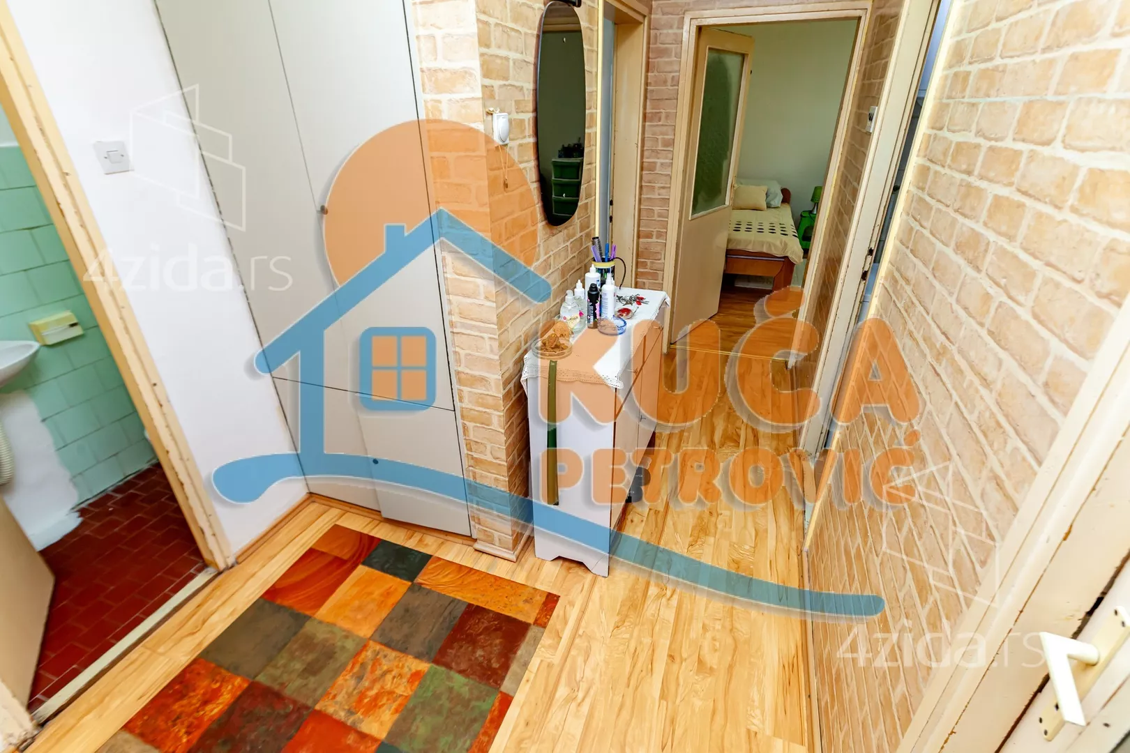 Troiposoban stan | 4zida