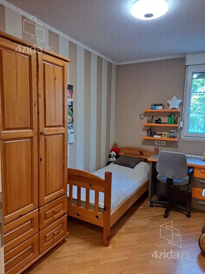 Petosoban stan | 4zida