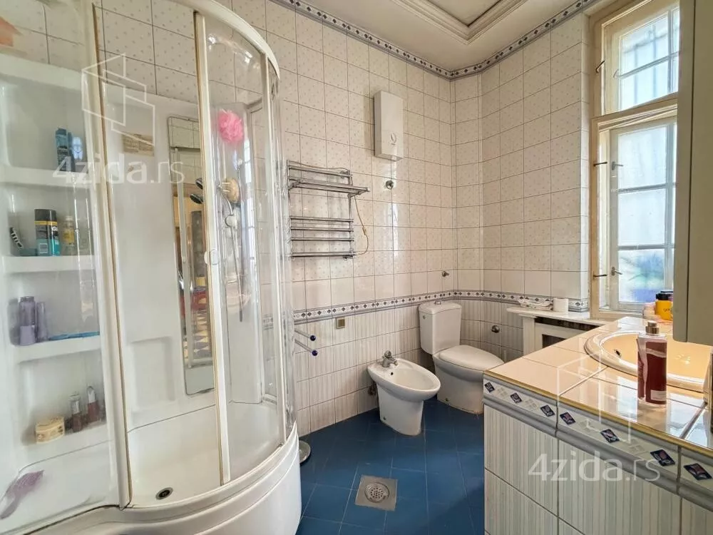 Petoiposoban stan | 4zida