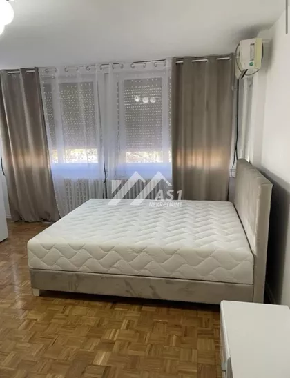 SEKSPIROVA | 4zida.rs