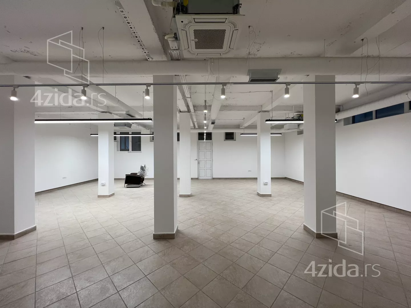 Poslovni prostor | 4zida