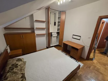 Lasla Gala | 4zida.rs