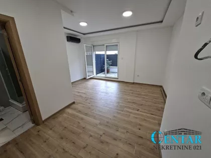 Jovana Popovića | 4zida.rs