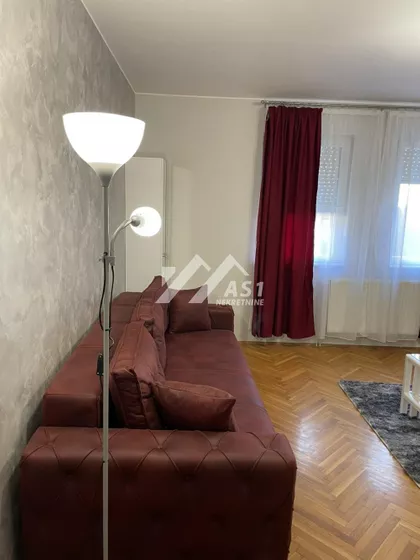 Petra Drapšina | 4zida.rs