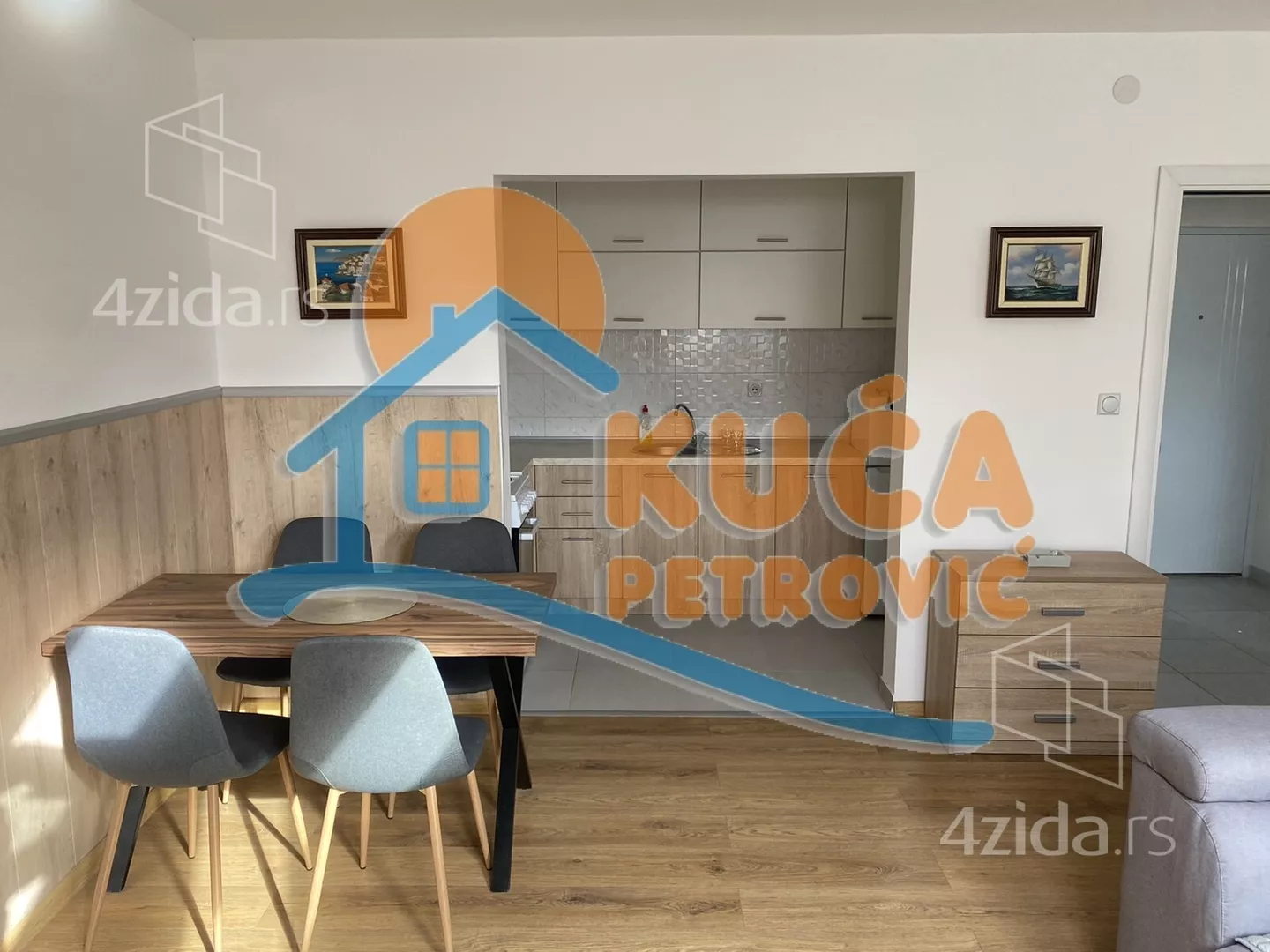 Dvoiposoban stan | 4zida