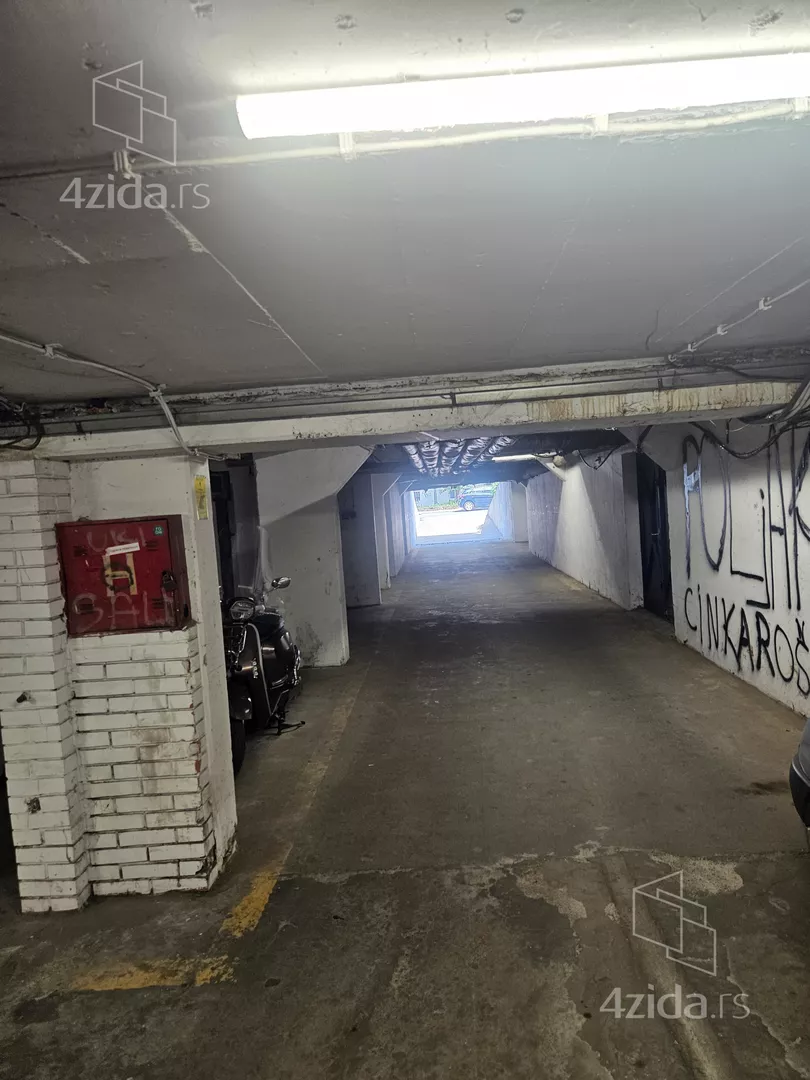 Garaža | 4zida