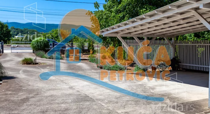 3-etažna kuća | 4zida