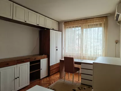 Velikotrnavska | 4zida.rs