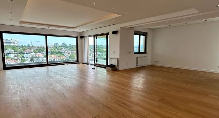 Šestoiposoban stan | 4zida