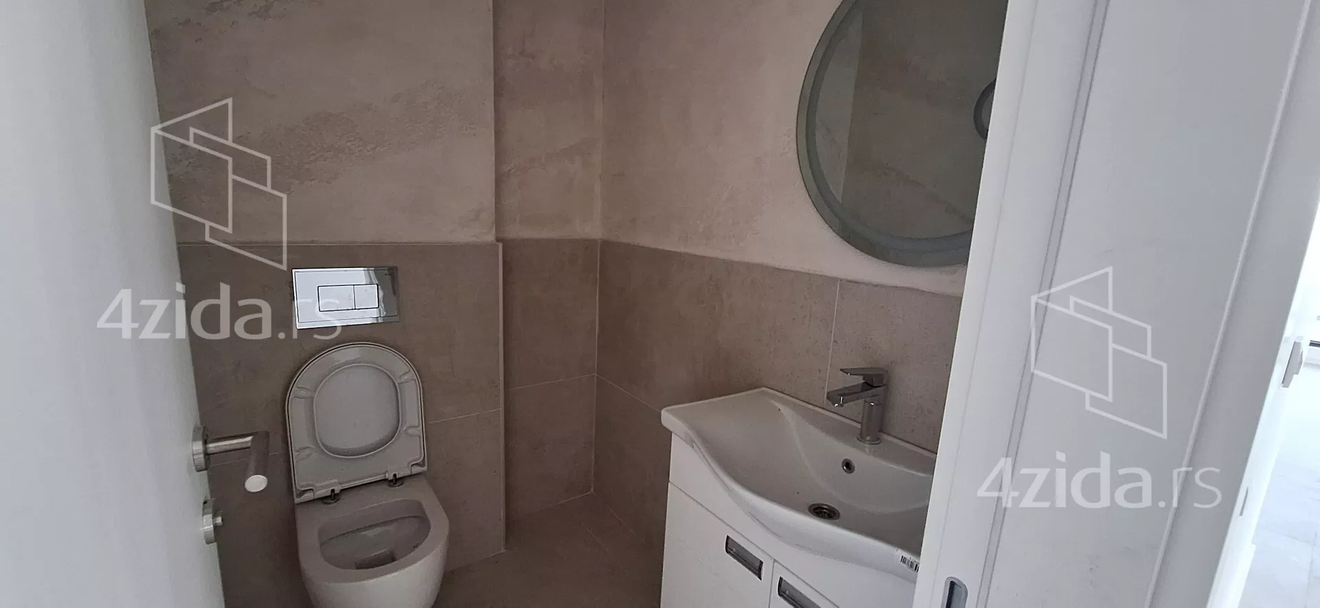 Petosoban stan | 4zida