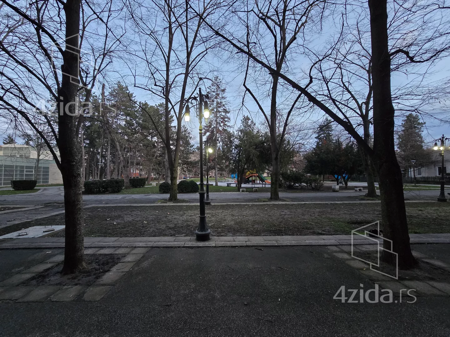 Dvoiposoban stan | 4zida