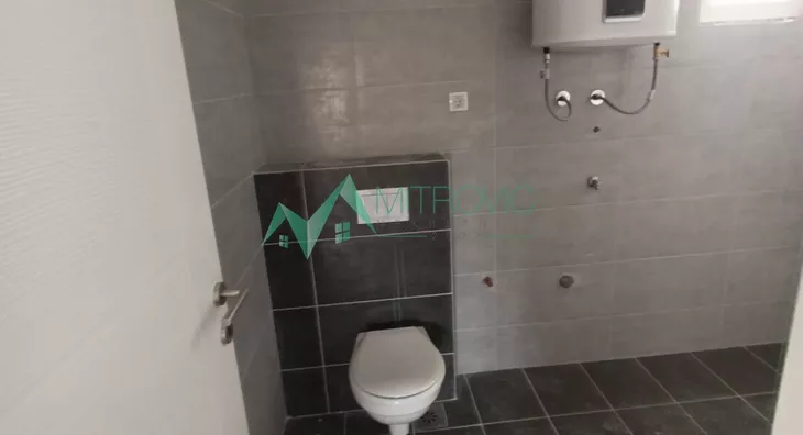 Šestosoban stan | 4zida